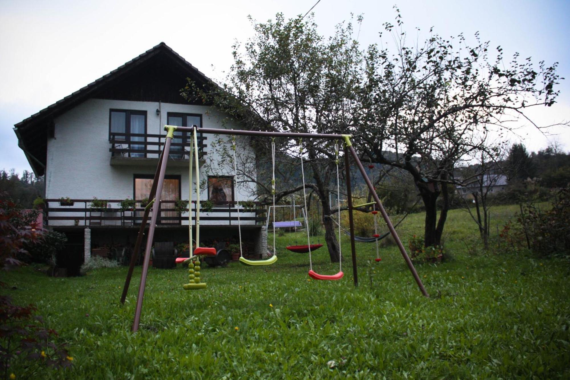 Holiday House On The Riverside Огулин Экстерьер фото