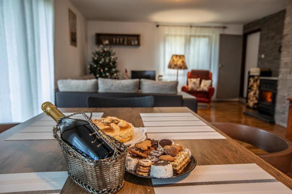 Holiday House On The Riverside Огулин Экстерьер фото